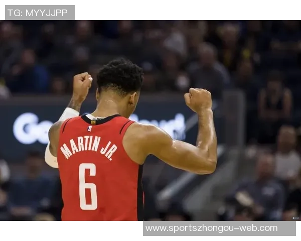 肯扬马丁直言莫兰特应主动挑战克莱不必做作表演